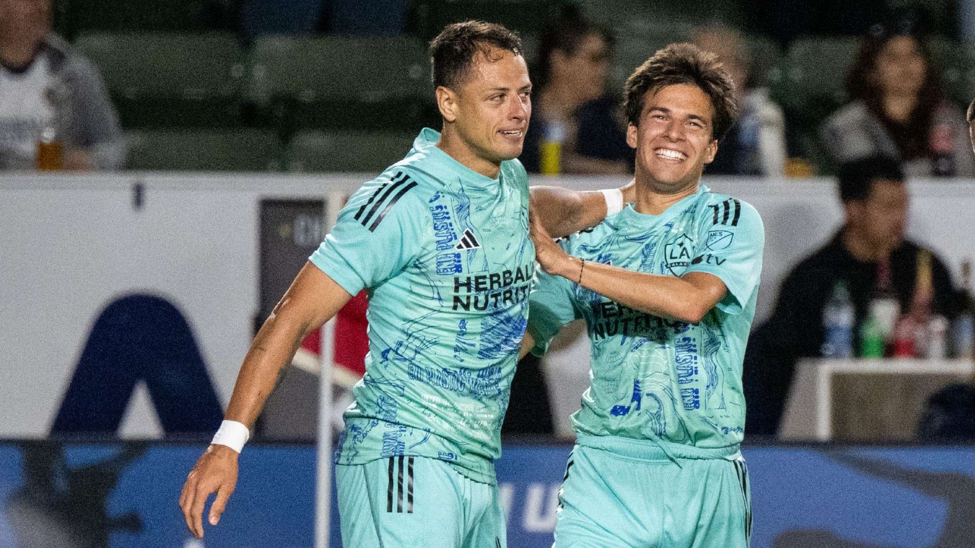 羽毛球女单铜牌赛：高昉洁与韩悦激烈对决争铜